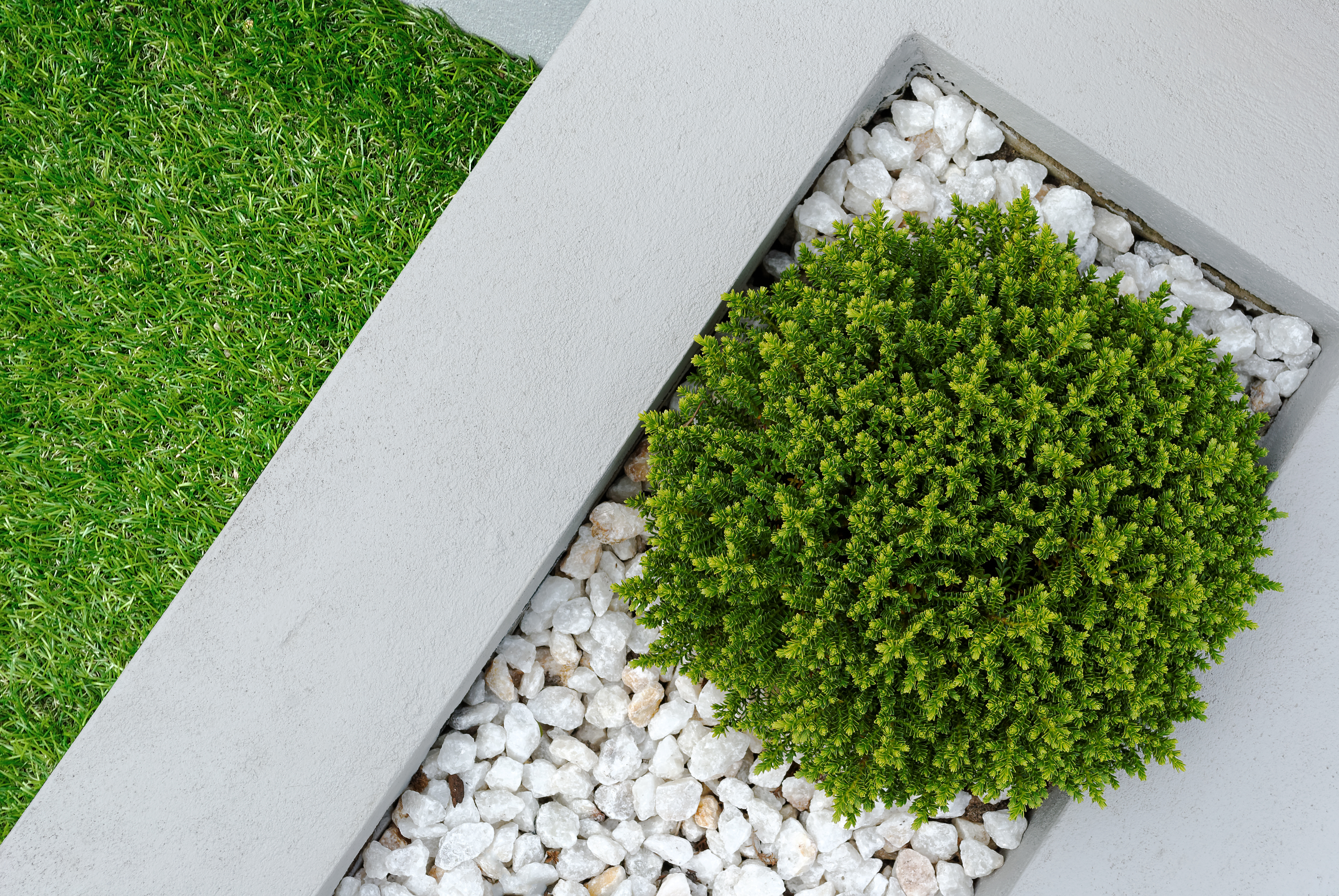 Modern landscape design with decorative rock and shrubs Chattanooga